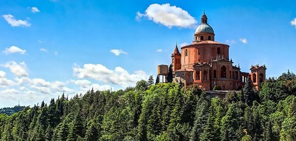 🇮🇹 Bolonia od 147 zł w obie strony — stolica włoskiego jedzenia